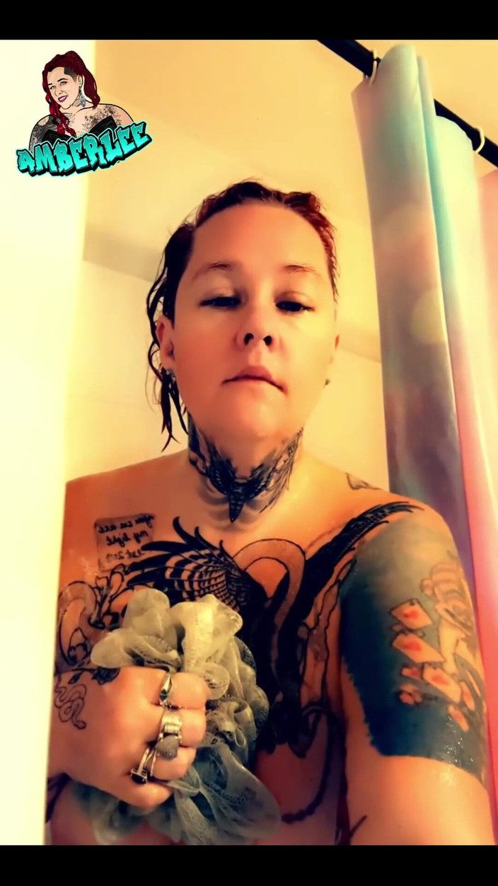 AmberLee: 보짓물이 많은 보지