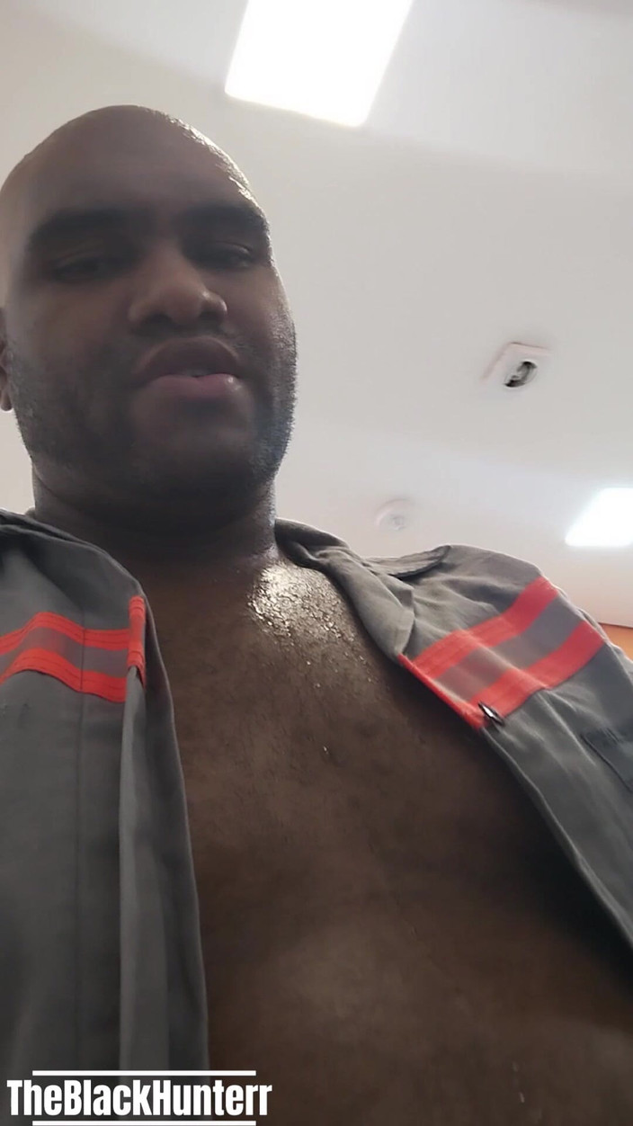 TheBlacKHunterr: Masturbazione in WC