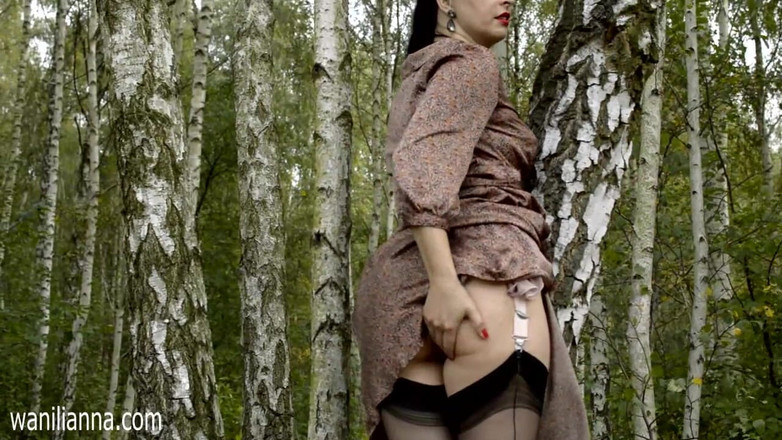 Wanilianna: Public Masturbation in City Park