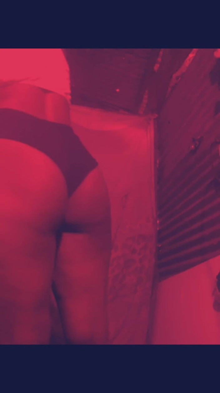 Dorelviss: मेरे सौतेले पापा एक वीडियो चाहते हैं जो मेरे शॉर्ट्स और मेरे बड़े स्तन दिखा रहा है और मेरा हस्तमैथुन कर रहा है