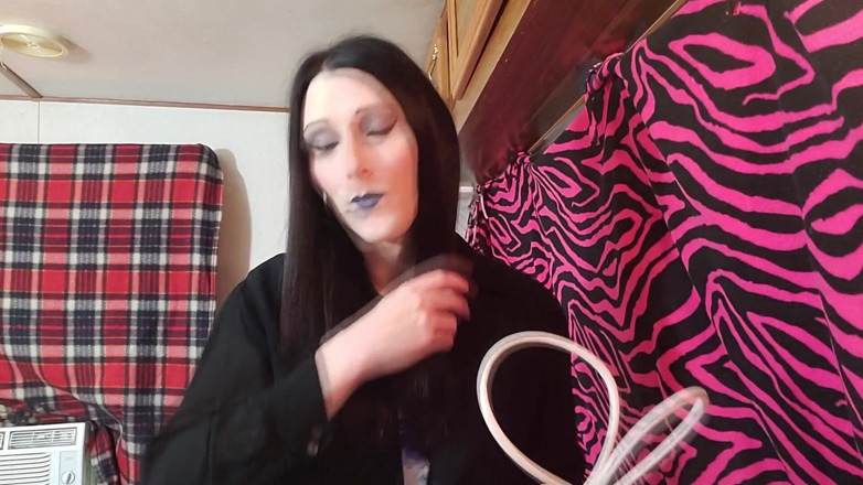 Ivyrose499: Gorąca Gothy Trans Sąsiad Zaprasza, a Następnie Sprawia, Że Się Pieprzysz