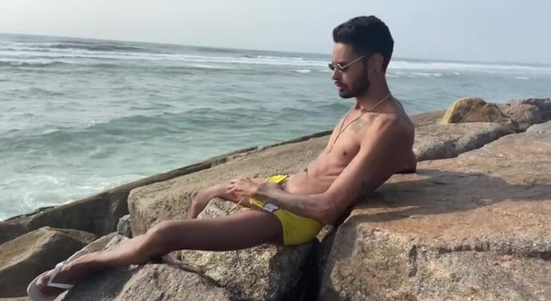 arabeputo: Magrelo Do Pau Grande Punheta na plaży