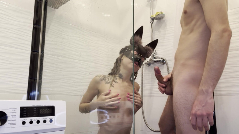 Sextownsix: Sex pasional în suflet, spermă rapid în gura ei!