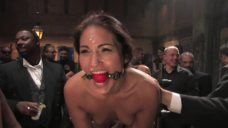 Public Disgrace by Kink: Jade Indica: armory děvka