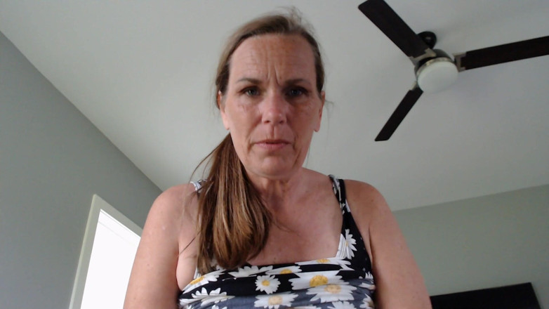KimitheMilfMommy: Sexy MILFka s přírodními Dd's ve tvojí tváři