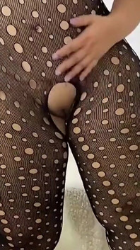 PAWG MILF in Tights Shaking Her Juicy Ass. She Warms up to Squirt 3