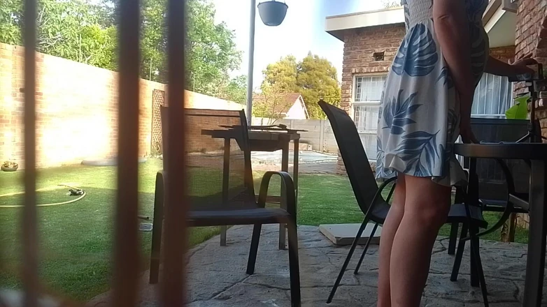 Sparowdox: Komşunun ateşli karısı her zaman mastürbasyon yaparken beni izlemek istiyor