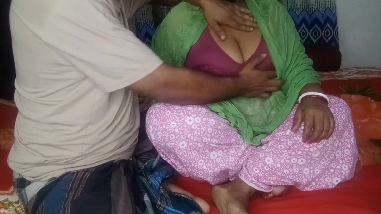 Sabina244: Tesão experiente e madura bangladeshi mamãe dar seus enteados um...