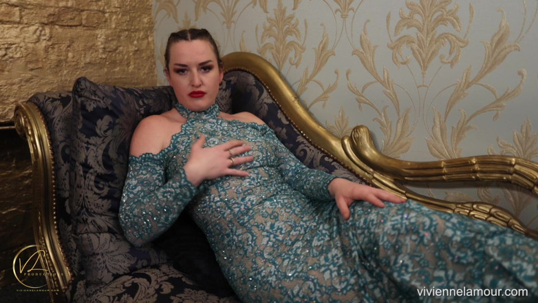 Vivienne l'Amour: Vivienne L’amour - Que pouvez-vous faire pour moi, esclave ?