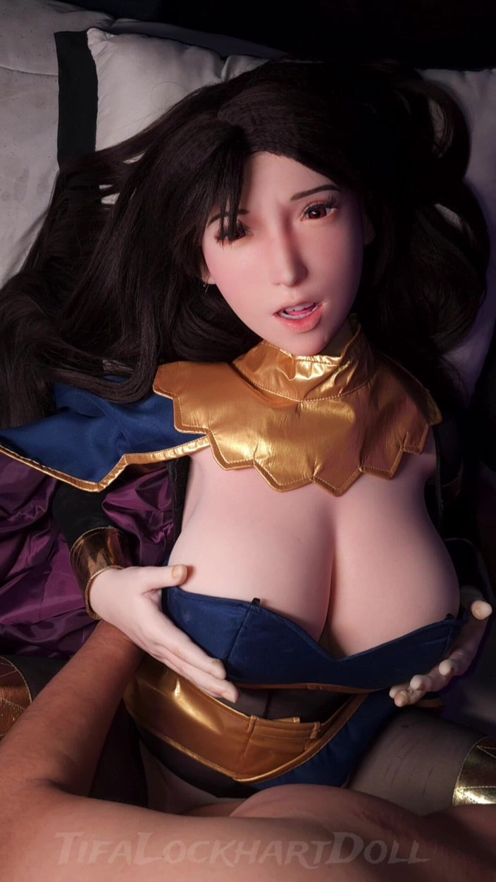 Tifa Lockhart doll: Tifa Lockhart di Crossover Cosplay Fire Emblem Tharja ✨