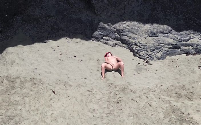 Emma Voyeur: Beleza nua na praia - Drone POV relaxamento erótico