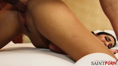 SaintPorn: Karlee menyelundot diam-diam untuk dientot habis-habisan di kamar hotel