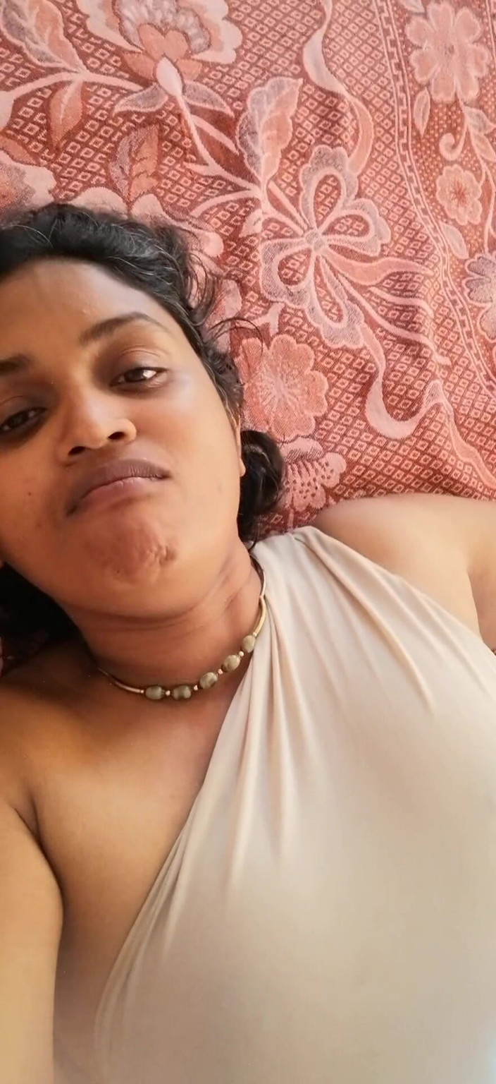 Tina Baby: Vídeo sexy para seduz enteado