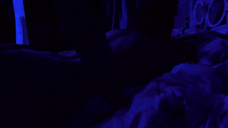 Princess Leia: Asosyal arkadaş bekaretini kaybediyor