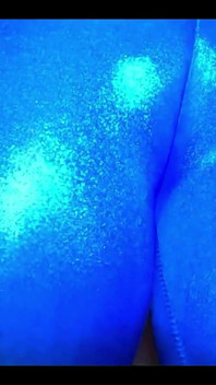 Lesklé stydké pysky Tease, tvrdý výprask, hluboké kouření a drsné šukání zezadu s dvojitým výstřikem 302