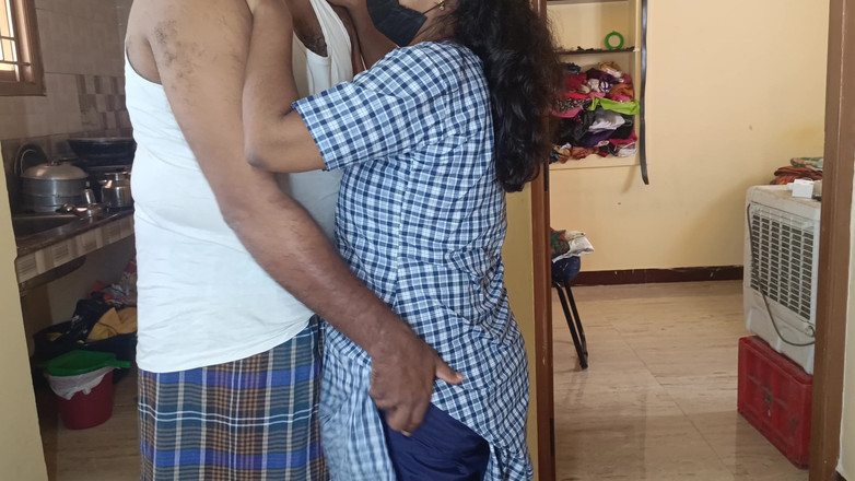 Magilmathi: Video virale in uniforme di una studentessa indiana del sud