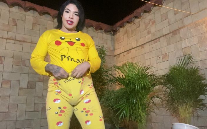 JessieRoss: Pikachu orinando en mi jardín