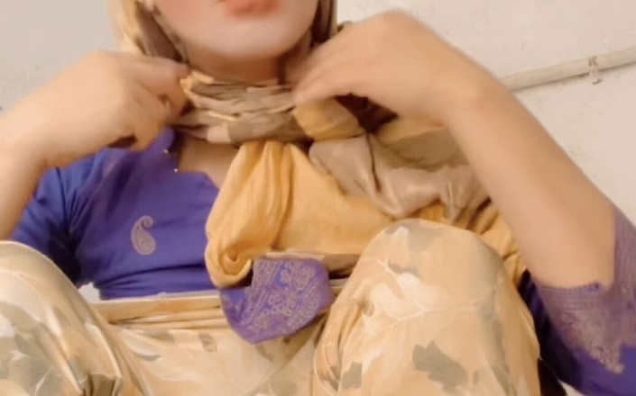 Apple00001: Đi tiểu và huýt sịt đít| Jasiya