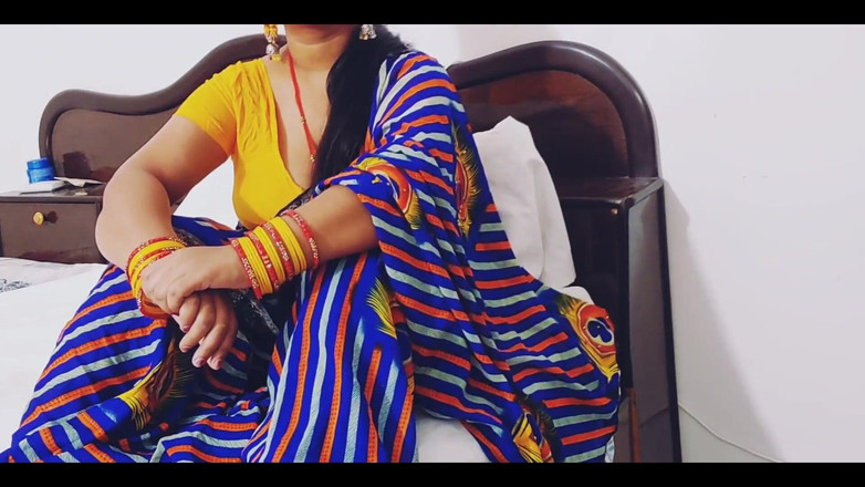 Desi Club House: Bhabhi Ấn Độ nghịch ngợm làm tình với dever của cô ấy trong...