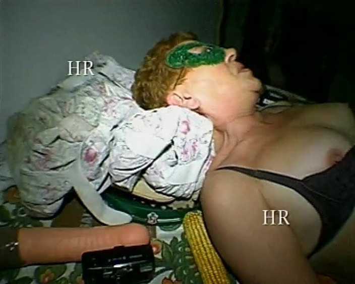 Hans Rolly: Niepubliczone Amatorskie porno z gospodyniami w latach 90. # 6