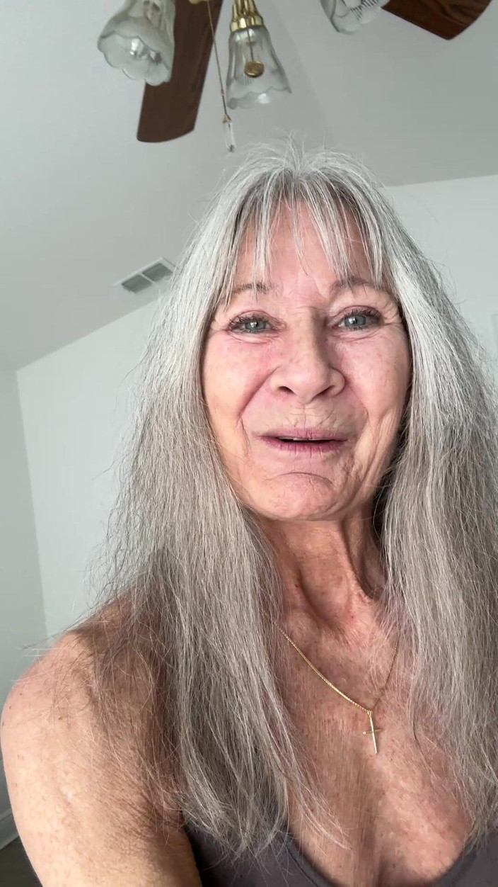 Leilani Lei: Buna dimineaţa!