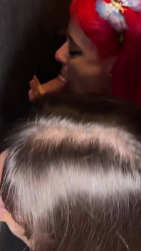 Il mio primo gloryhole interrazziale con i miei amici Marie Lumacarie e Noochka!
