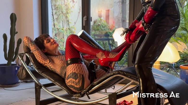 MistressAe: Jebanie i kobiecy wytrysk na Chaise Longue