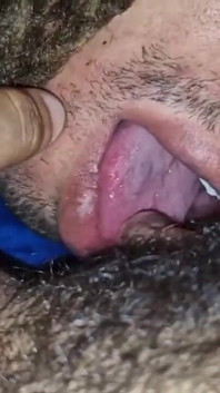 Mengisap vagina saya dan memberinya blowjob sebelum bercinta