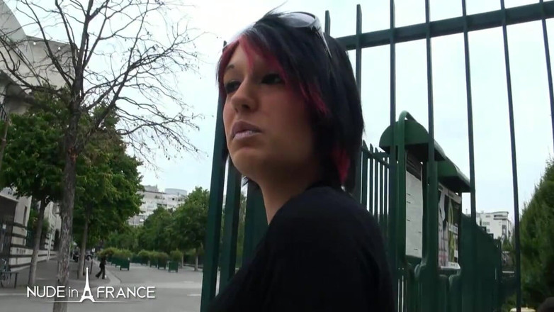 Nude in France: 丰满女郎kenza并被