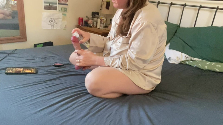 Frequentmasturbation: Lucky Builders Get to Watch Through the Window Part 1