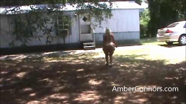Amber Connors: Cortacésped