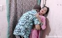 Indian pregnant wife: Индийская жена занимается сексом на 4-м месяце беременности