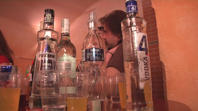 German amateur - 100% German hardcore videos: Le ragazze arrapate si stanno divertendo molto alla festa dell'orgia