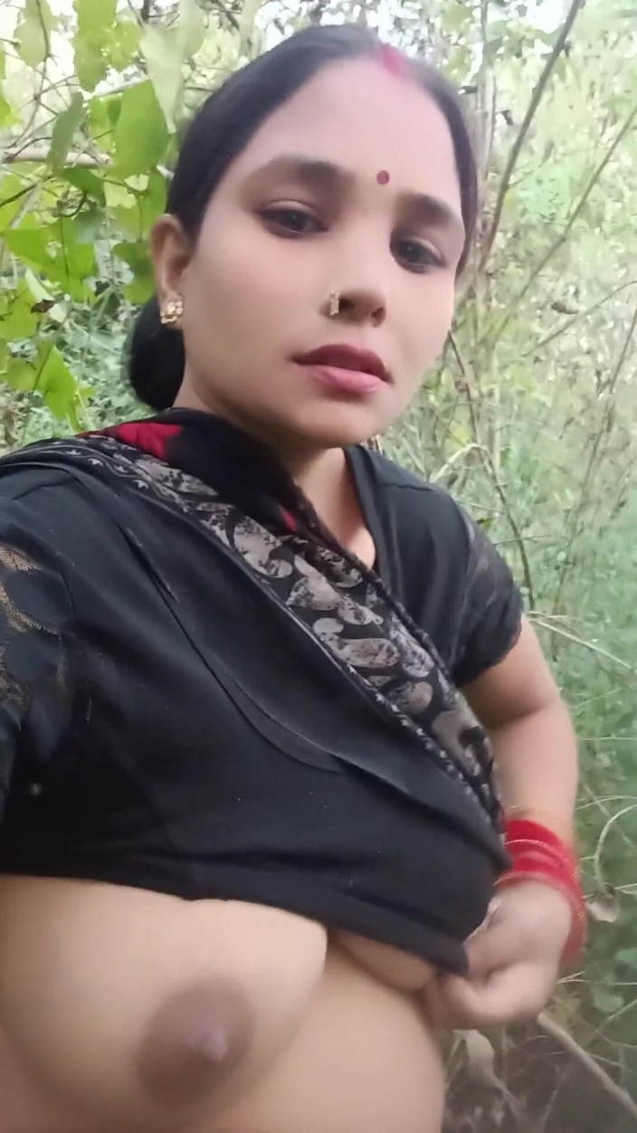 Renudbf: Indická desi bhabhi prstová masturbace ženy