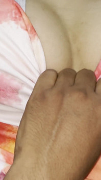 Desi villaggio indiano ragazza molto carina e fidanzato scopano in coppie calde