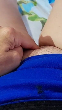 Mă masturbez lângă iubitele mele lesbiene care se fut