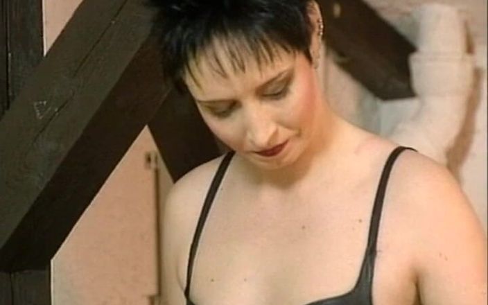 Vintage Lust: Một con đĩ rất hứng tình được đụ mạnh vào âm hộ # 9