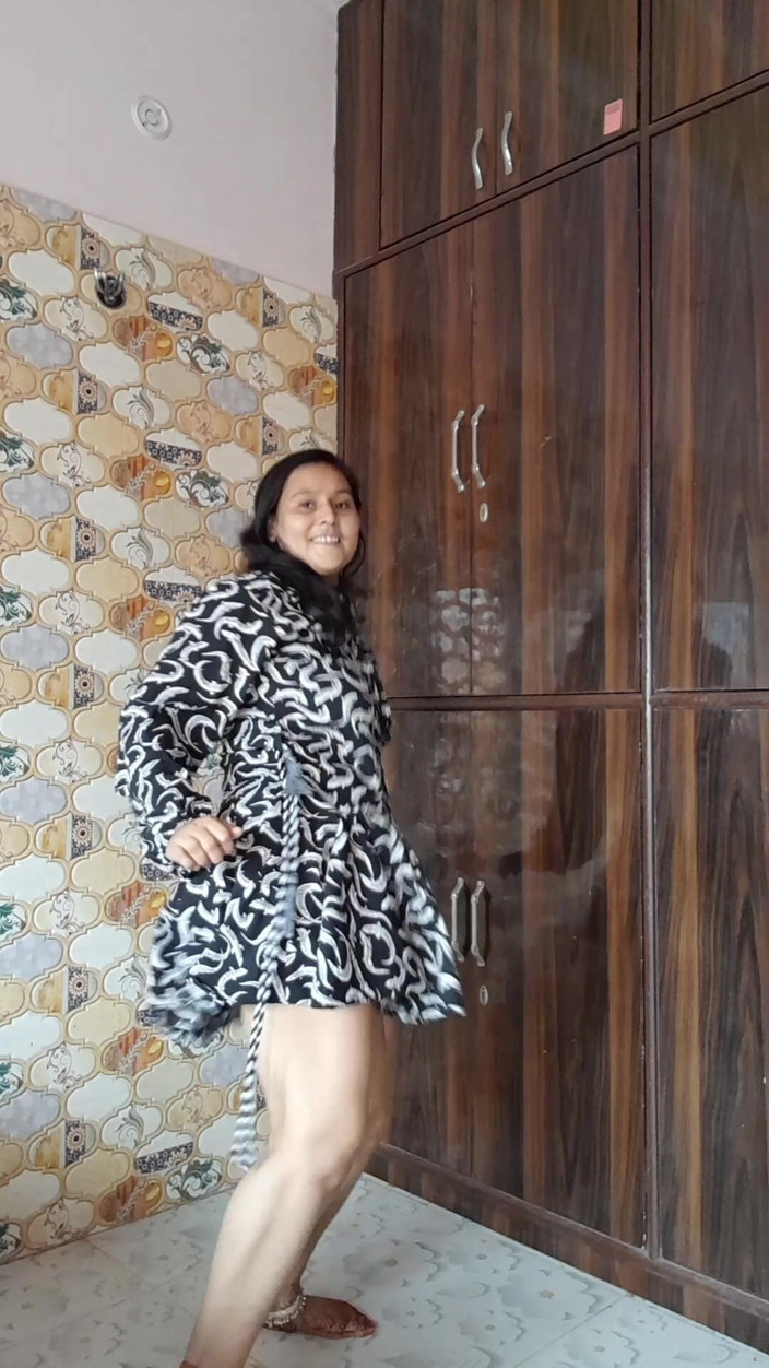 Puja555: Puja bhabhi honry khiêu vũ