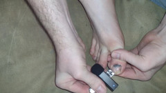 Au79: Îmi clipesc unghiile de la picioare în timp ce încerc să obții...