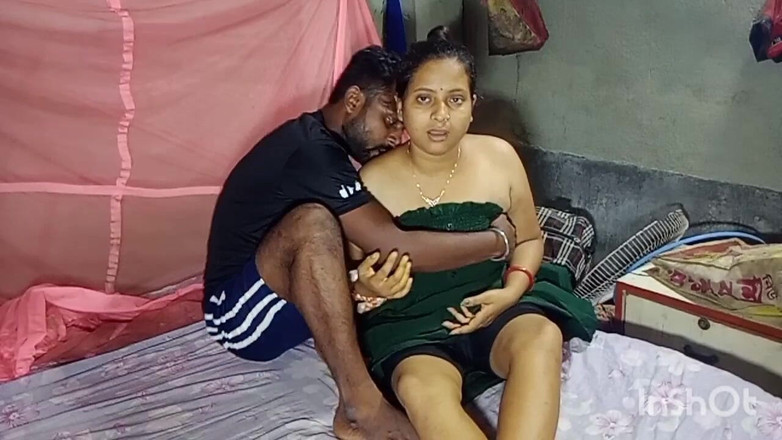 Desisupar93: हॉट सुंदर गांव भाभी चोदाचुड़ी।