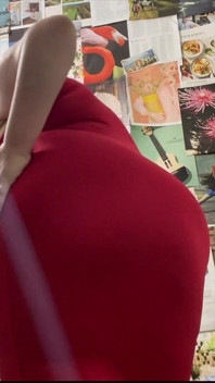 Vnadná bbw kotě v pokušení you těsné červené šaty