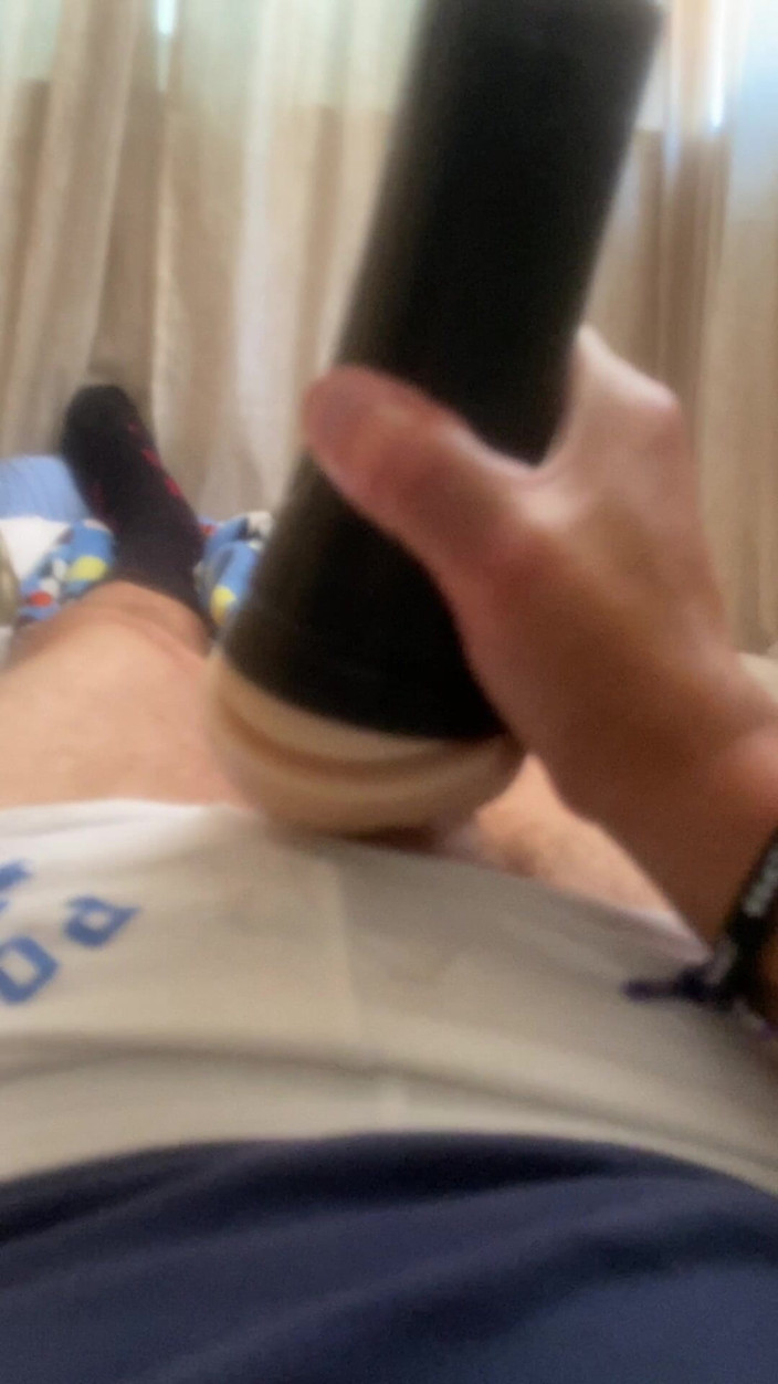 JockDad87: Jockdad87 lagi asik muasin memeknya pakai mainan seks favoritnya
