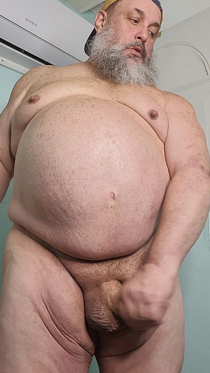 GeneWadexxx: Великий чоловік смикає свій великий член