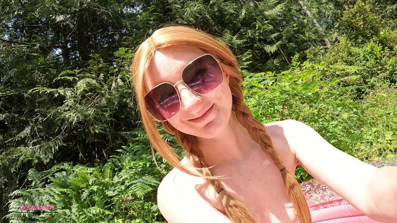 Destination Kat: Писсинг в воде