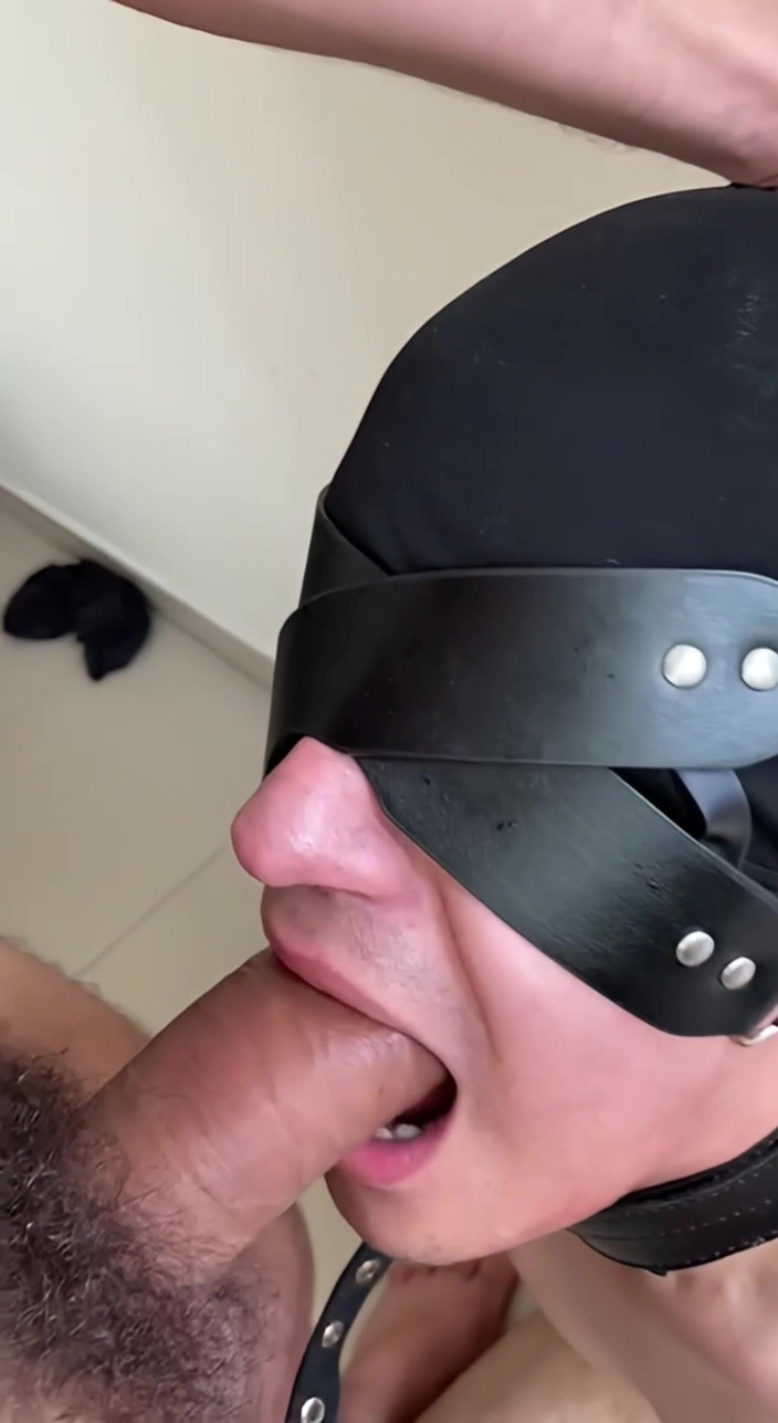 Danmel X: Глибокий заглот мого члена їм в рот