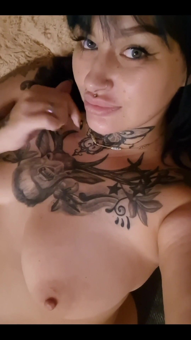 Tattooed Girl (Anna queen) Tattooed Girl (Anna queen)