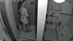 KittieNoOne: Złapany pod prysznicem