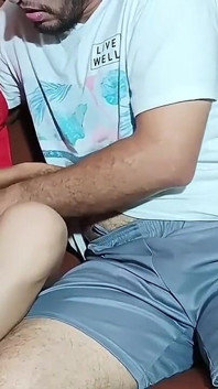 Làm tình với Swingersamateur40! Mẹ kế gợi cảm tôi thích đút con cu của tôi vào cô ấy khi cha dượng không có nhà.