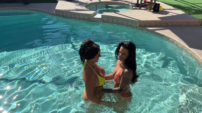 Evelin Stone: Kiki Evelin Ready to Hire Sweaty Pool Dbl Sided Dildo...