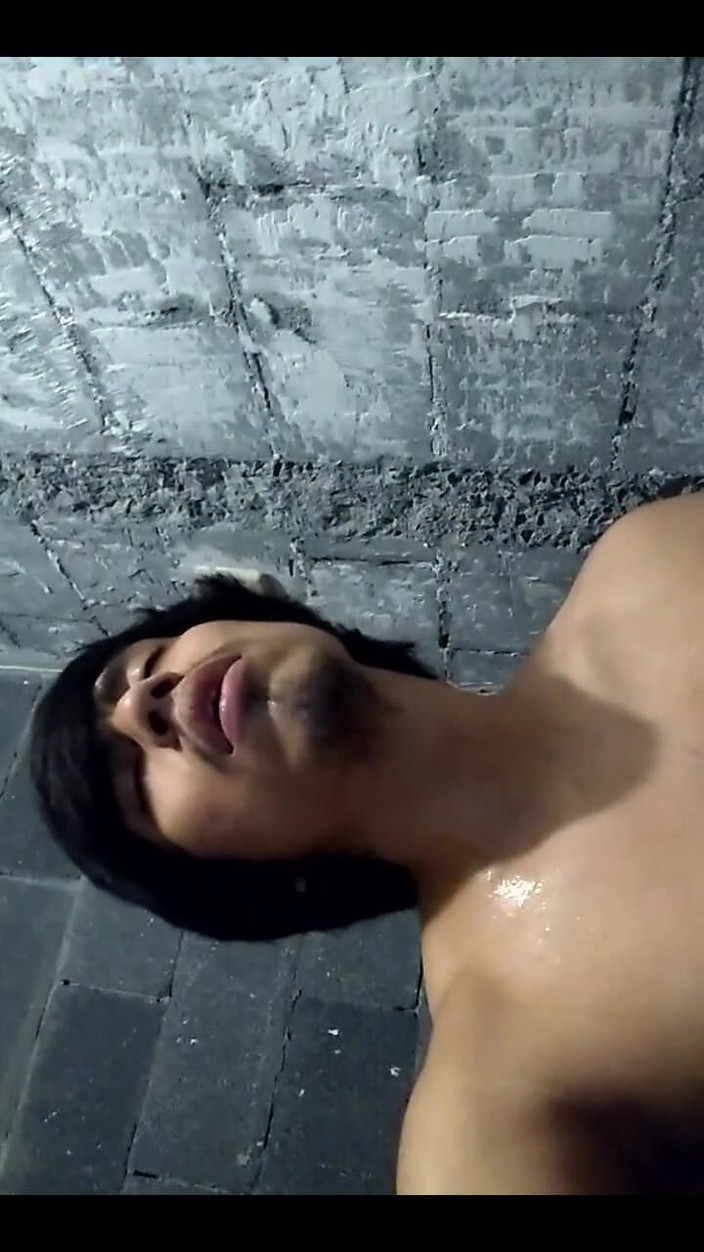 AlexAlejandro13: 我在马桶里总是很饥渴。来我身边度过最好的时光。